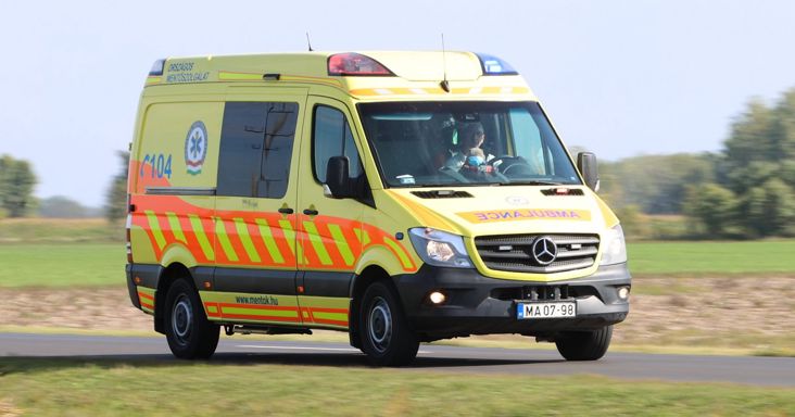 Rádőlt a fa, meghalt egy tizenéves motoros – borzalmas tragédia történt Kiskunfélegyházán