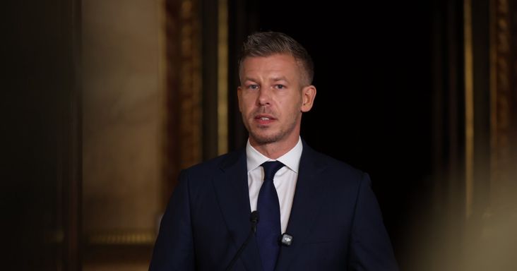 Magyar Péter óriási bejelentése a családi pótlék emeléséről: ezt ígérte a Kossuth rádióban a miniszterelnök