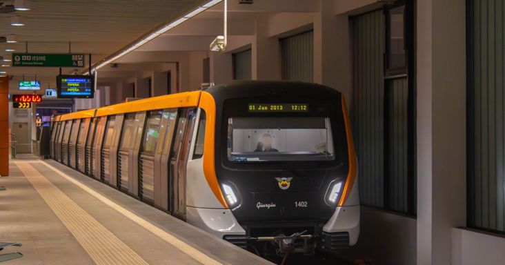 Százmillió euróért vették a románok az új metrókat, két éve nem szállítanak utast – az egyik szerelvényt már Franciaországban vizsgálja az Alstom, ők sem tudják megjavítani