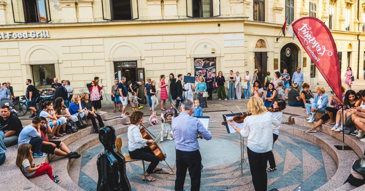 Hat napra megtölti zenével Pécset a Zeneszüret Fesztivál