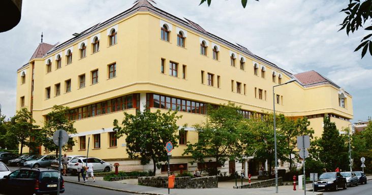Házkutatás az Országos Onkológiai Intézetben