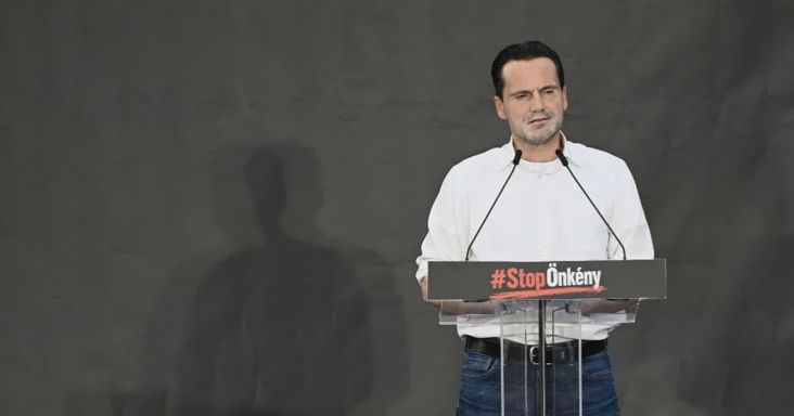 Reagált a Fidesz Magyar Péter rádiós interjújára: „Összevissza beszél”