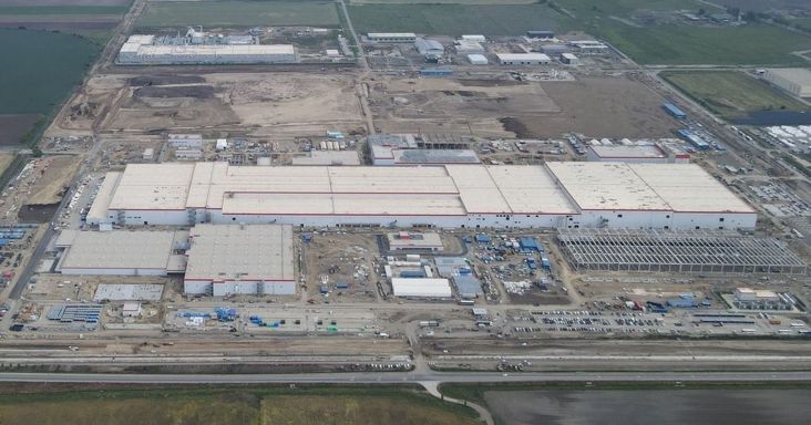 Megszorította a gyeplőt a Tisza-kormány: sorra kapják a pofonokat a kínai gyártók, már Pekinget is zavarja – új korszak kezdődött a magyar akkumulátoriparban