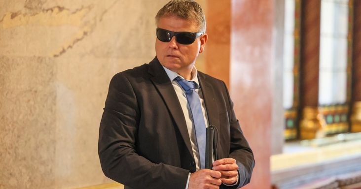 Napi három pelenka, bűz, vizeletszag – megdöbbentő állapotok a budafoki szociális intézményben, sokkoló videót tett közzé Kátai-Németh Vilmos