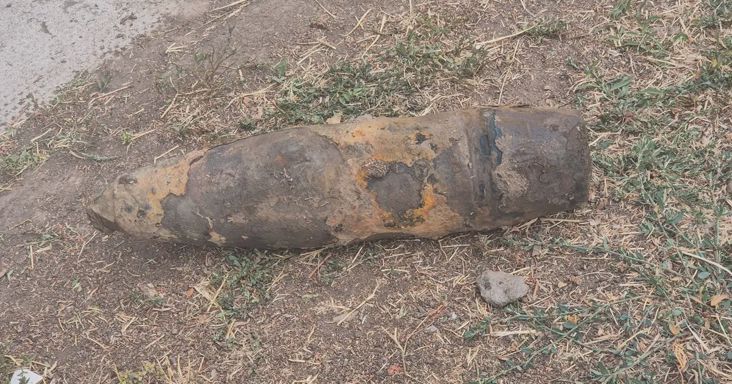 Bombát találtak Tiszabőn, tűzszerészek érkeztek a helyszínre
