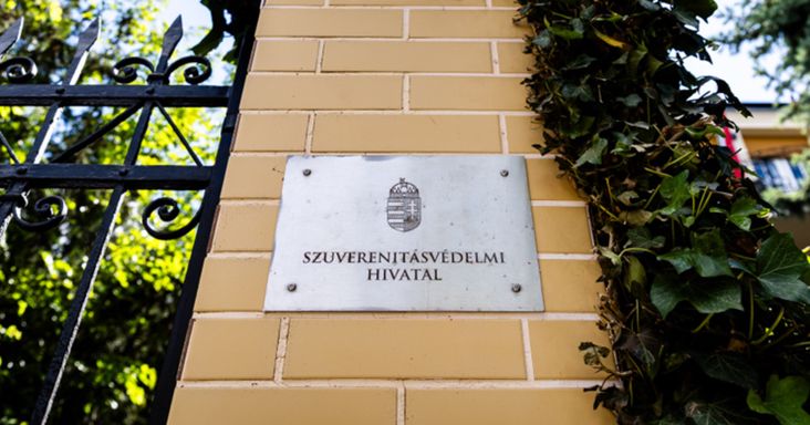 Nyomoz a rendőrség: hűtlen kezelés gyanúja a Szuverenitásvédelmi Hivatal többmilliárdos költéseinél